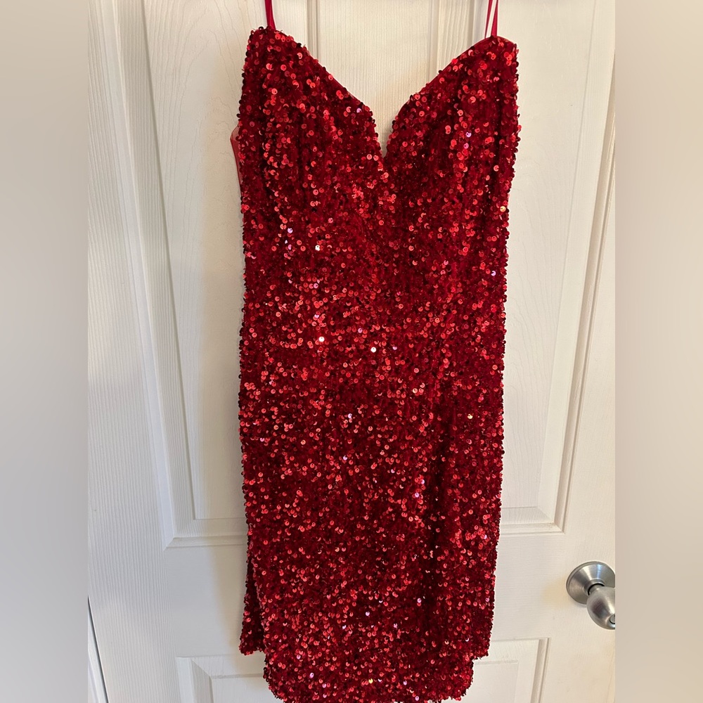 Red stretch sequins dress velvet